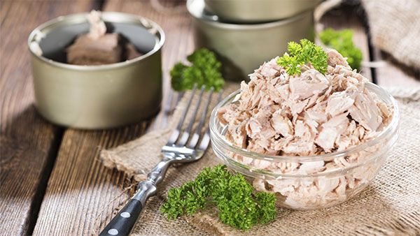 Cá ngừ ngâm dầu đơn giản không kém phần thơm ngon